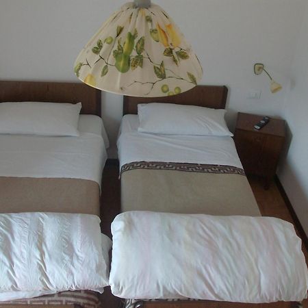 Gasthaus Pension Flora Hotel Ora / Auer Екстериор снимка